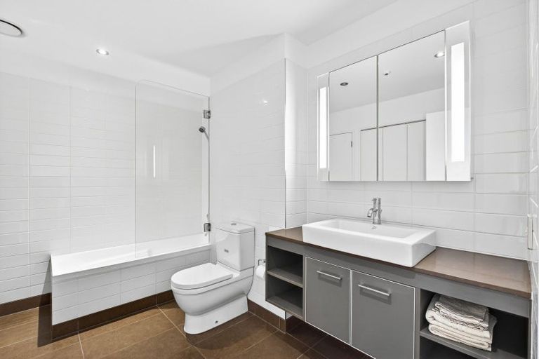 Photo of property in 407/7 Humber Street, Pandora, Napier, 4110