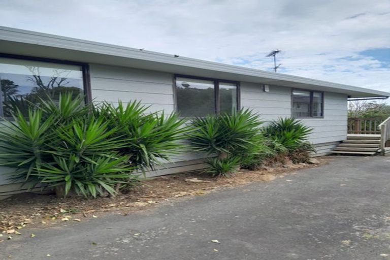 Photo of property in 2/49 Redcrest Avenue, Red Hill, Papakura, 2110