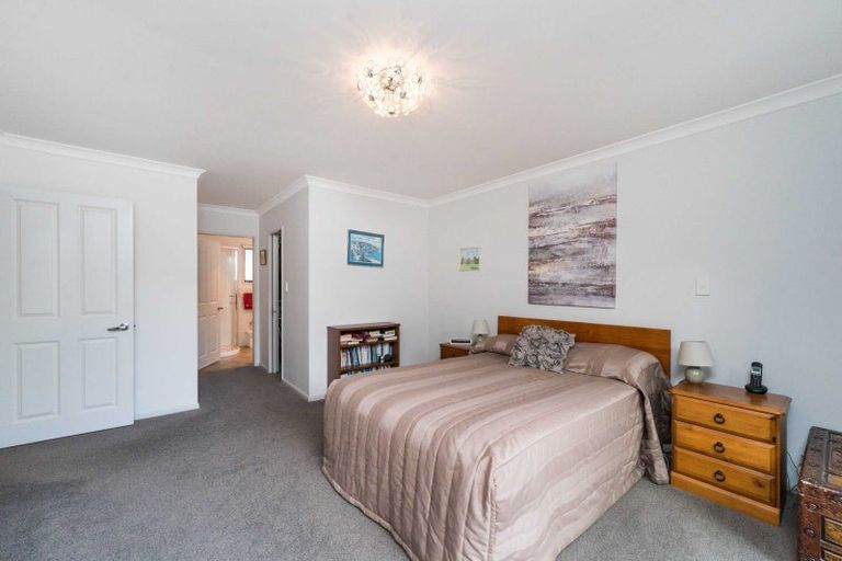 Photo of property in 3 Astelia Court, Milson, Palmerston North, 4414
