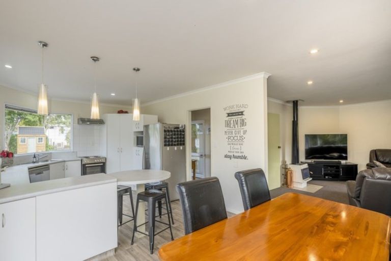 Photo of property in 118 School Road, Te Horo, Otaki, 5582