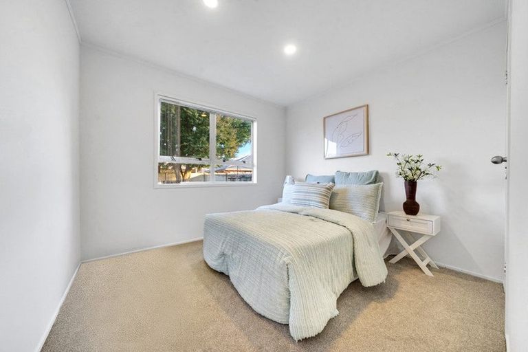 Photo of property in 8 Pukeroa Place, Papakura, 2110