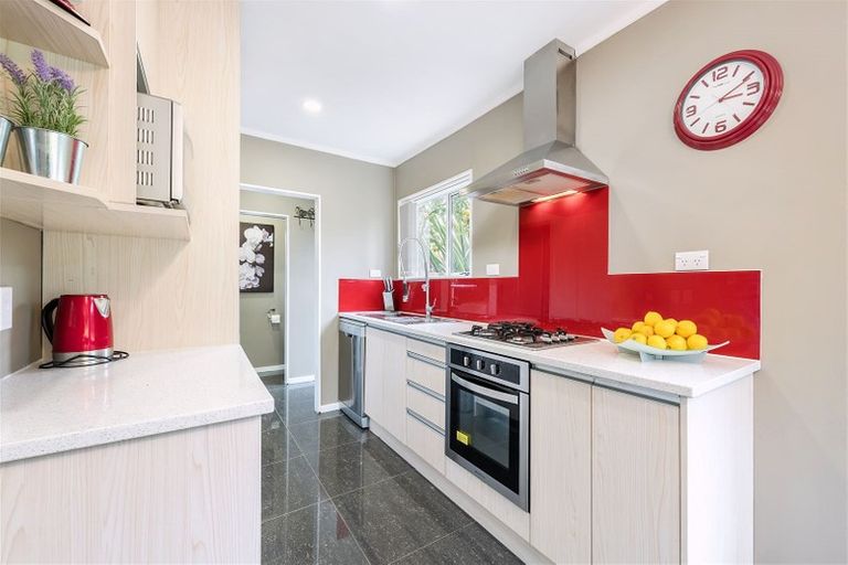 Photo of property in 21/24 Eastglen Road, Glen Eden, Auckland, 0602