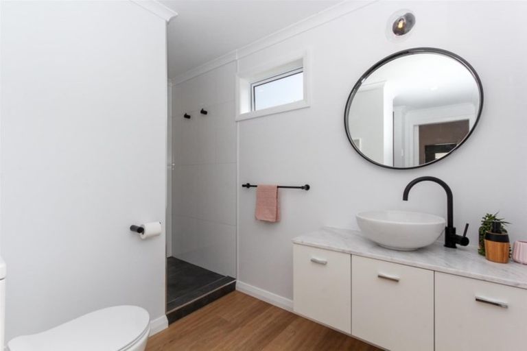 Photo of property in 27 Birdwood Avenue, Moturoa, New Plymouth, 4310