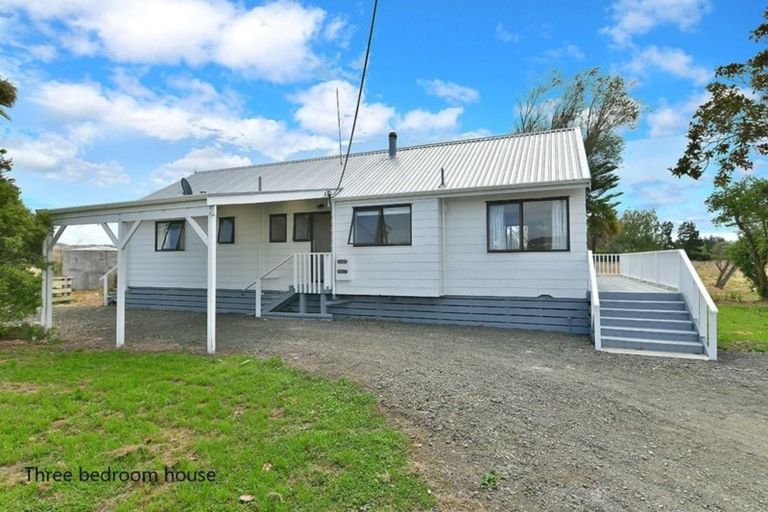 Photo of property in 323 South Head Road, South Head, Helensville, 0874