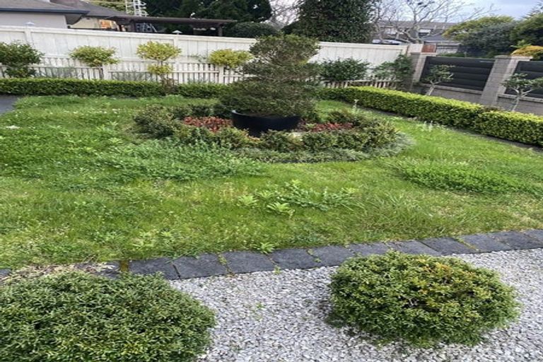 Photo of property in 30 Lewisham Street, Highland Park, Auckland, 2010