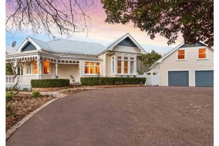 Photo of property in 366 Rimmer Road, Helensville, 0875