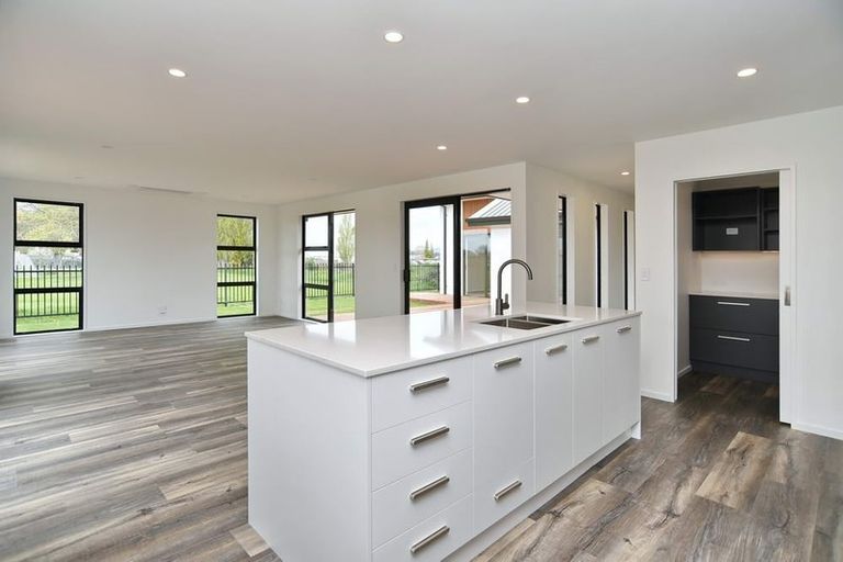 Photo of property in 21 Malaga Crescent, Harewood, Christchurch, 8051