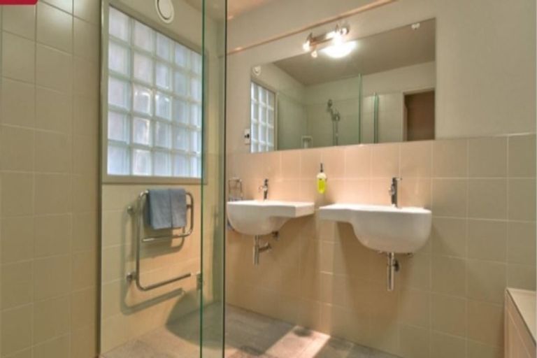 Photo of property in 5/2 Manor Place, Dunedin Central, Dunedin, 9016