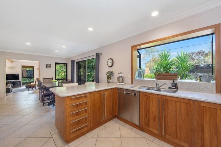 Photo of property in 32 Cooper Place, Chedworth, Hamilton, 3210