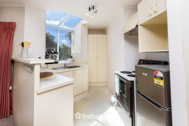 Photo of property in 1/4 Comeskey Grove, Elderslea, Upper Hutt, 5018