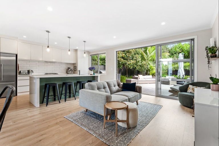 Photo of property in 28 Laly Haddon Place, Matakana, Warkworth, 0985