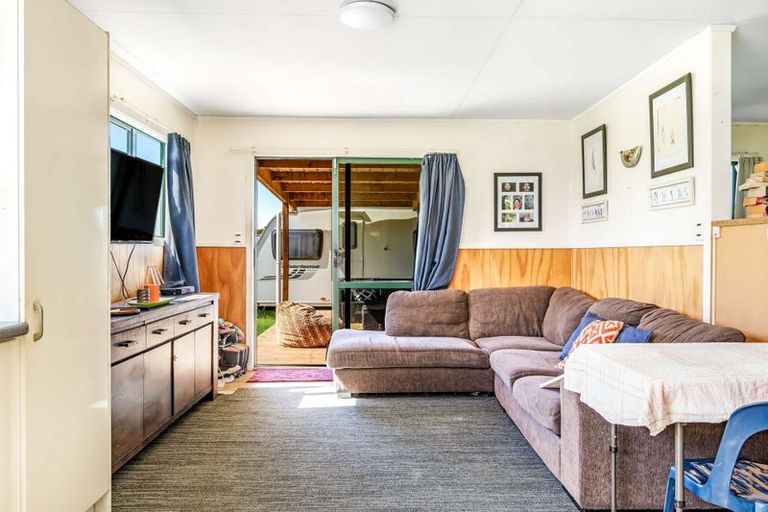 Photo of property in 37 Banks Street, Tolaga Bay, 4077