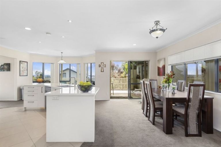 Photo of property in 17 Summerhaven Place, Ohauiti, Tauranga, 3112