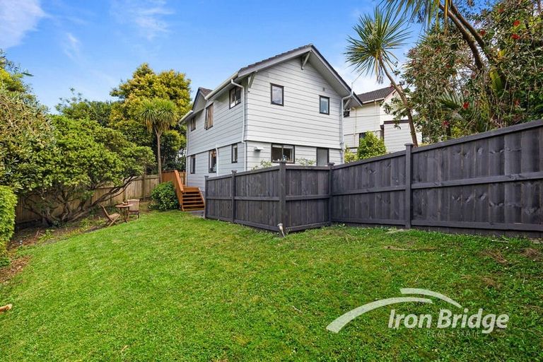 Photo of property in 3/44 Roberts Road, Glenfield, Auckland, 0629