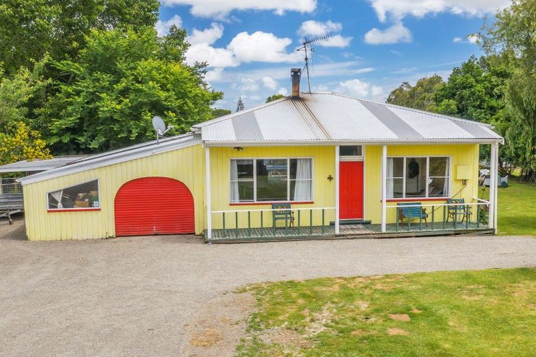 Photo of property in 366 Arapaepae Road South, Levin, 5571