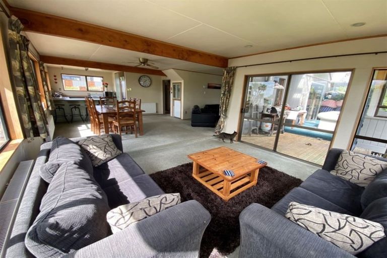 Photo of property in 2 Kamahi Street, Kaka Point, Balclutha, 9271