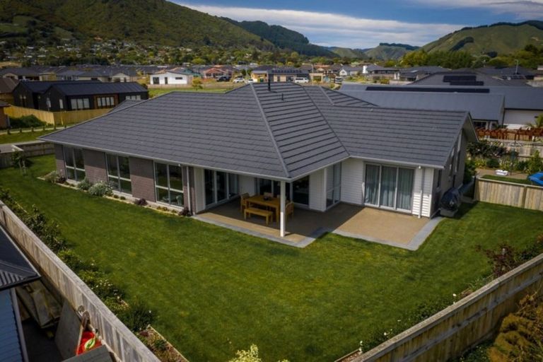 Photo of property in 67 Waipunahau Road, Waikanae, 5036