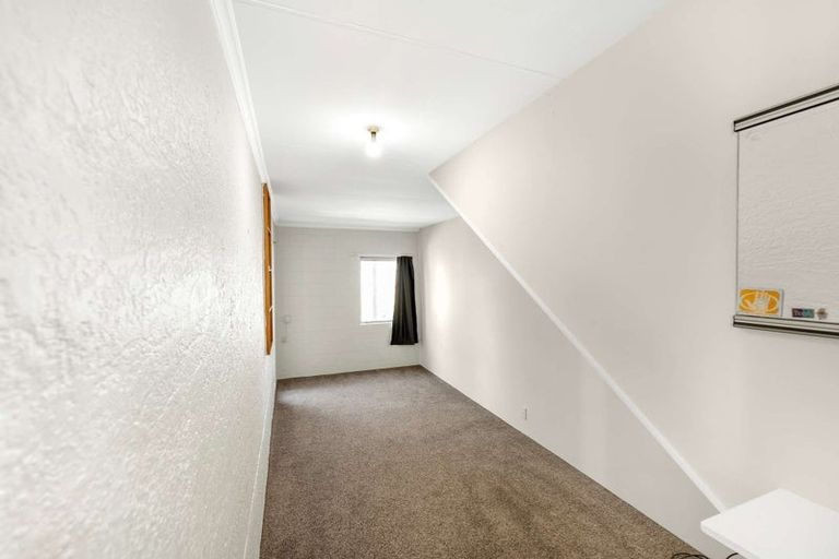 Photo of property in 6 Ontario Street, East Gore, Gore, 9710