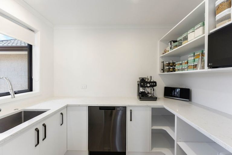 Photo of property in 5 Morepork Drive, Waikanae, 5036