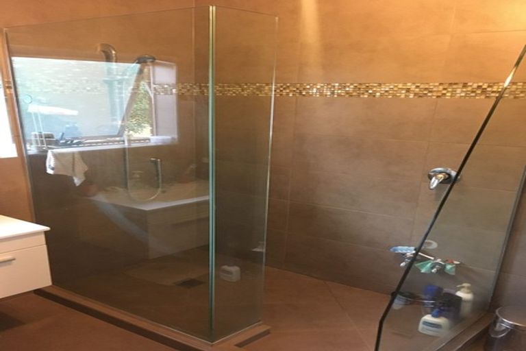 Photo of property in 2/205 Onewa Road, Birkenhead, Auckland, 0626