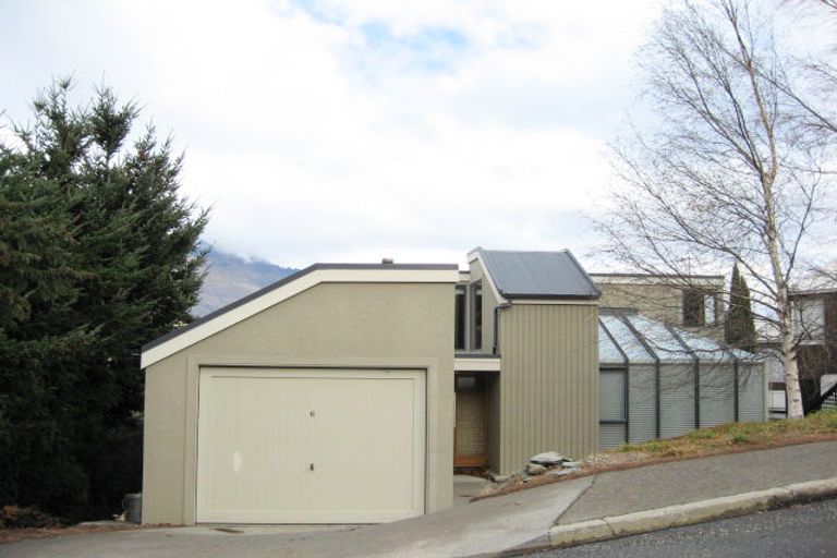 Photo of property in 6 Wakatipu Heights, Queenstown, 9300