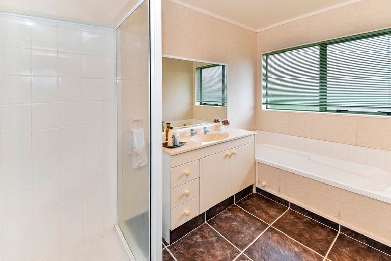 Photo of property in 21 Settlers Cove, Weymouth, Auckland, 2103