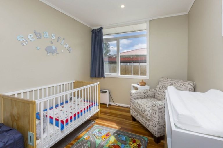 Photo of property in 67 Stokes Valley Road, Stokes Valley, Lower Hutt, 5019