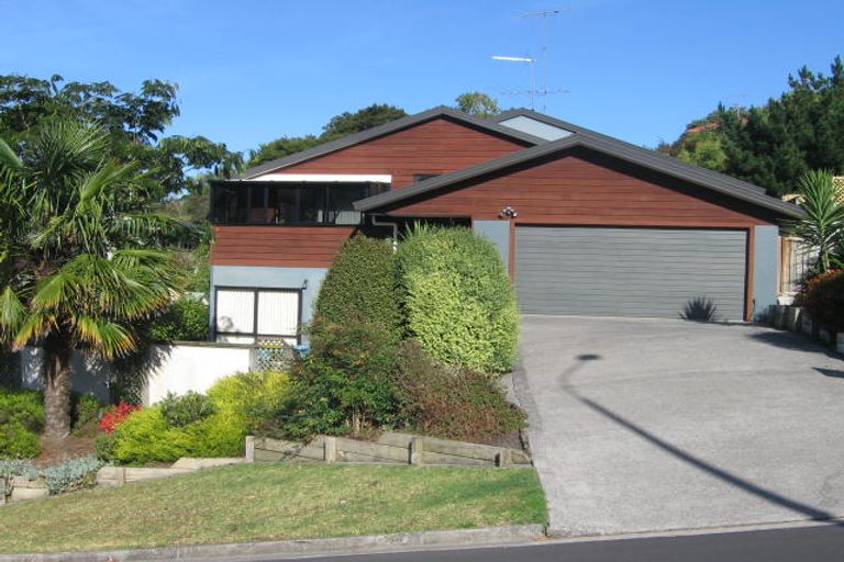 Photo of property in 2/12 Greenridge Court, Glenfield, Auckland, 0629