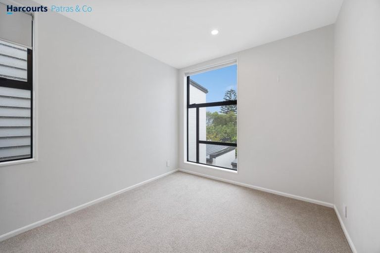 Photo of property in 7 Battalion Drive, Papakura, 2110
