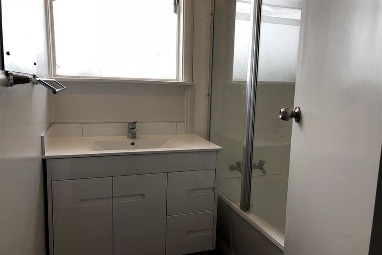 Photo of property in 468 Massey Road, Mangere East, Auckland, 2024