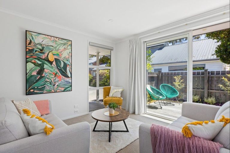 Photo of property in 16a Elizabeth Street, Orewa, 0931