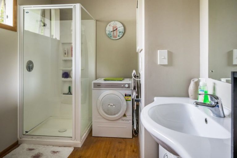 Photo of property in 4a Nikau Street, Eastbourne, Lower Hutt, 5013