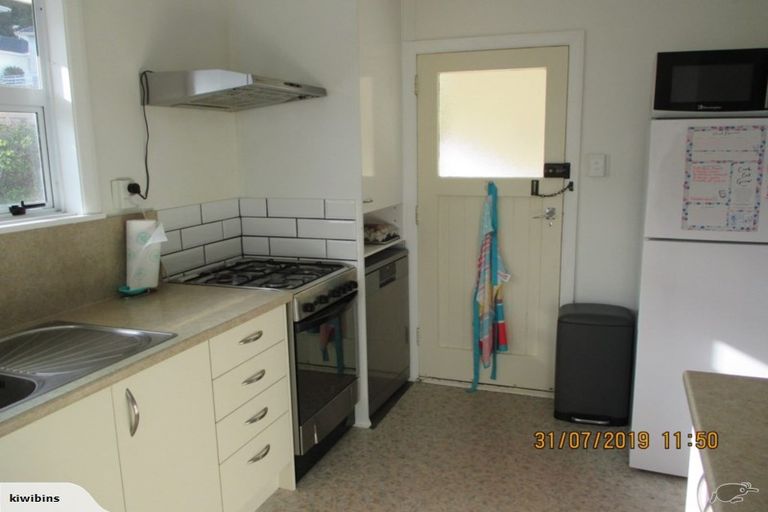 Photo of property in 90 Kenmore Street, Newlands, Wellington, 6037