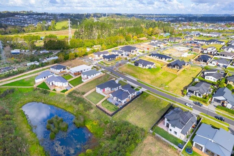 Photo of property in 33 Josh Road, Huapai, Kumeu, 0810