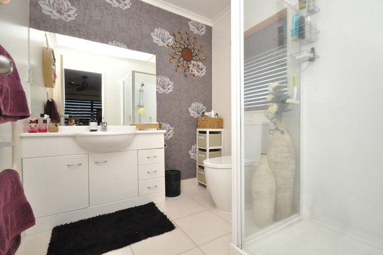 Photo of property in 14 Blackwood Drive, Wattle Downs, Auckland, 2103