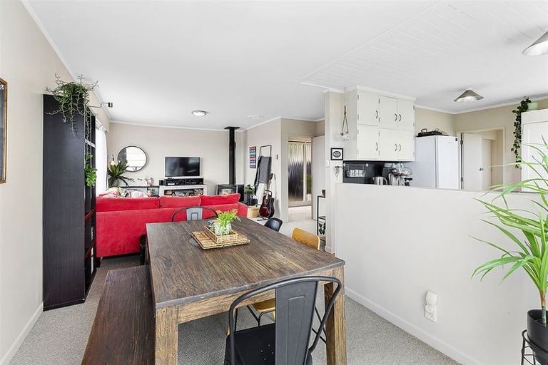 Photo of property in 42 Eskdale Road, Papakowhai, Porirua, 5024