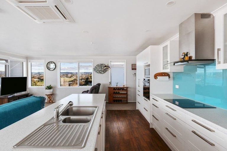 Photo of property in 35 Coppelia Avenue, Omokoroa, 3114