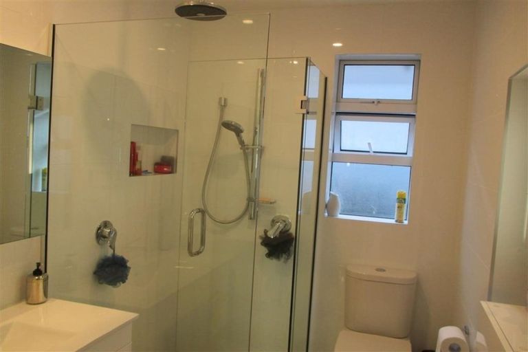 Photo of property in 1/111 Aikmans Road, Merivale, Christchurch, 8014