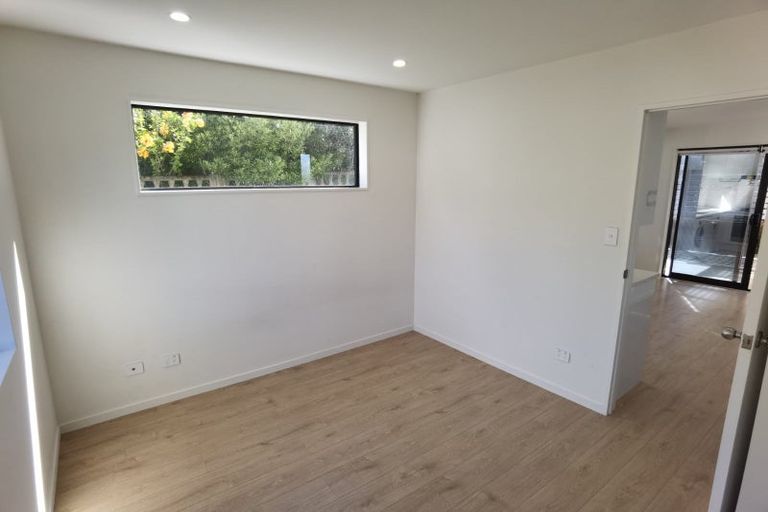 Photo of property in 46 Ayton Drive, Totara Vale, Auckland, 0629