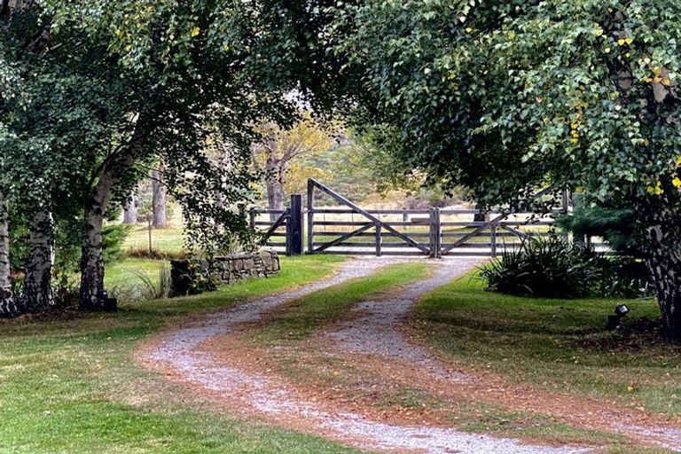 Photo of property in Lombardy Cottage, 162 Shepherds Flat Road, Cambrians, Oturehua, 9386