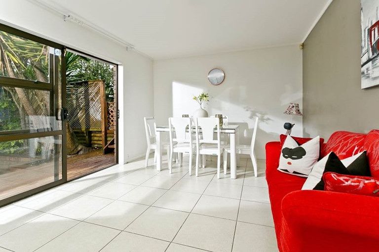 Photo of property in 57 Newhaven Terrace, Mairangi Bay, Auckland, 0630