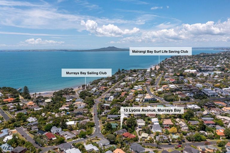 Photo of property in 10 Lyons Avenue, Murrays Bay, Auckland, 0630