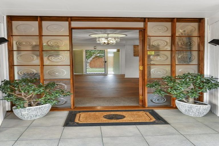 Photo of property in 14 Framalda Place, Conifer Grove, Takanini, 2112