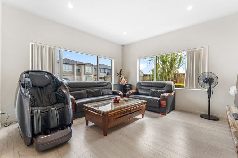 Photo of property in 42 Lime Hill Rise, Flat Bush, Auckland, 2019