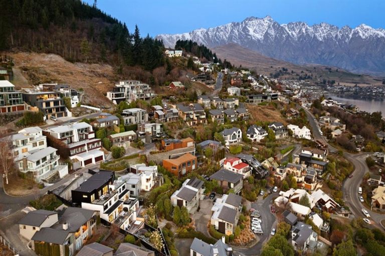 Photo of property in 10 Limerick Lane, Queenstown, 9300