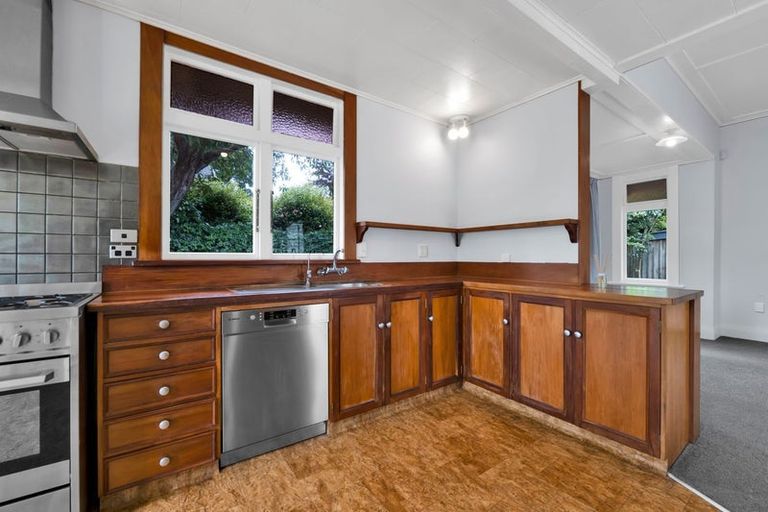 Photo of property in 10 Cameron Street, Hawera, 4610