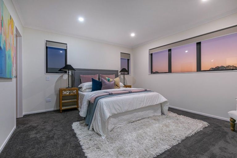 Photo of property in 5 Franheim Crescent, Orewa, 0931