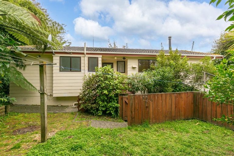 Photo of property in 3 Sasanqua Way, Crofton Downs, Wellington, 6035