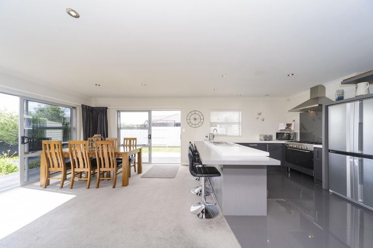 Photo of property in 20 Rosalie Terrace, Kelvin Grove, Palmerston North, 4414