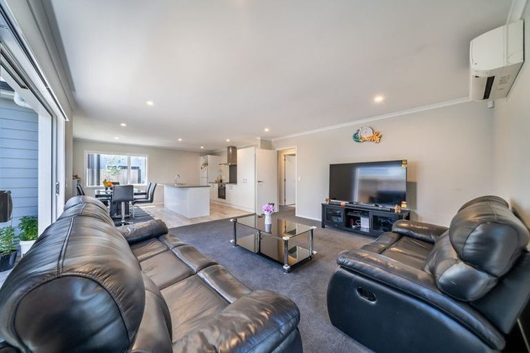 Photo of property in 2 Climie Way, Trentham, Upper Hutt, 5018
